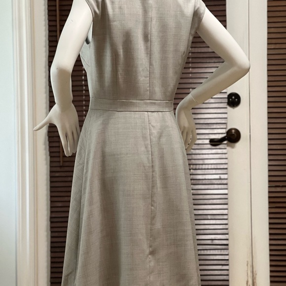 J Crew sleeveless woman’s classic  dress. - Picture 2 of 8